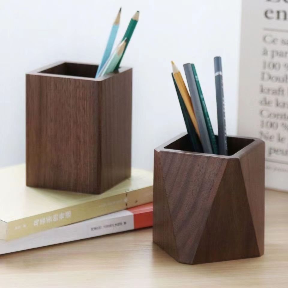 Ergora Quill — Walnut Pen Holder